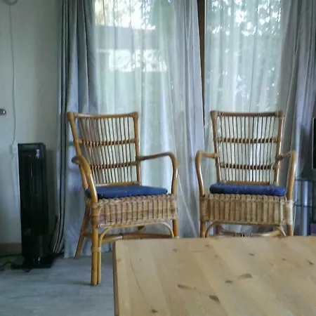 Nette Vakantiechalet Bovenaan Fantastische Terrassencamping 캠프장 *