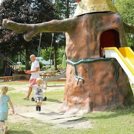 Nette Vakantiechalet Bovenaan Fantastische Terrassencamping 캠프장 Dochamps